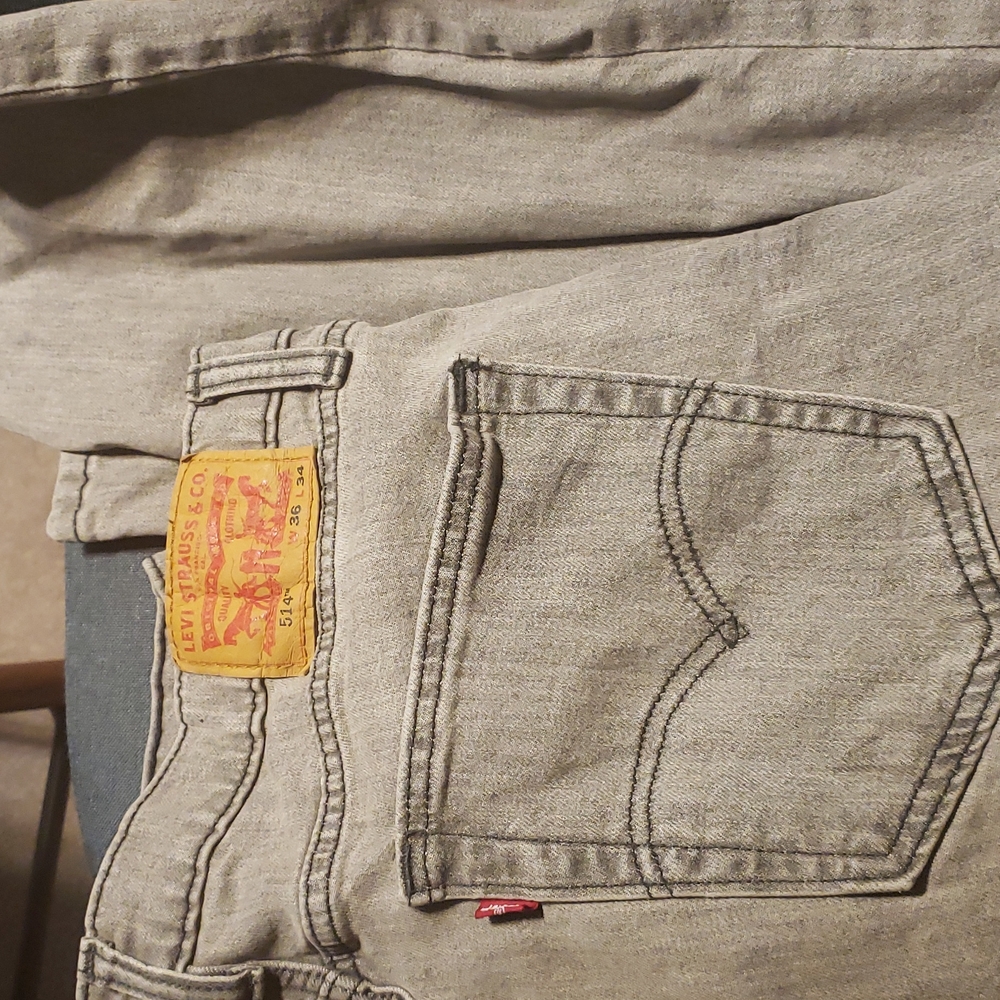 Levi’s Gray Straight Legged Jeans Size 36x34